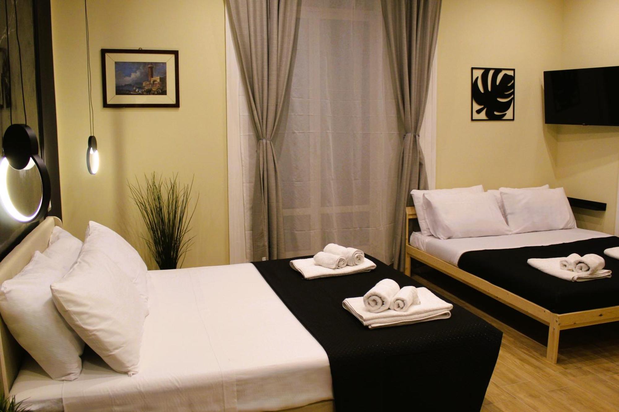 Blackwoody Contemporary Rooms - Napoli Centro Storico Via Toledo Exterior foto